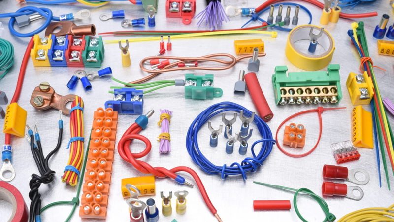 Les accessoires et le câblage électrique : comprendre pour bien équiper vos installations