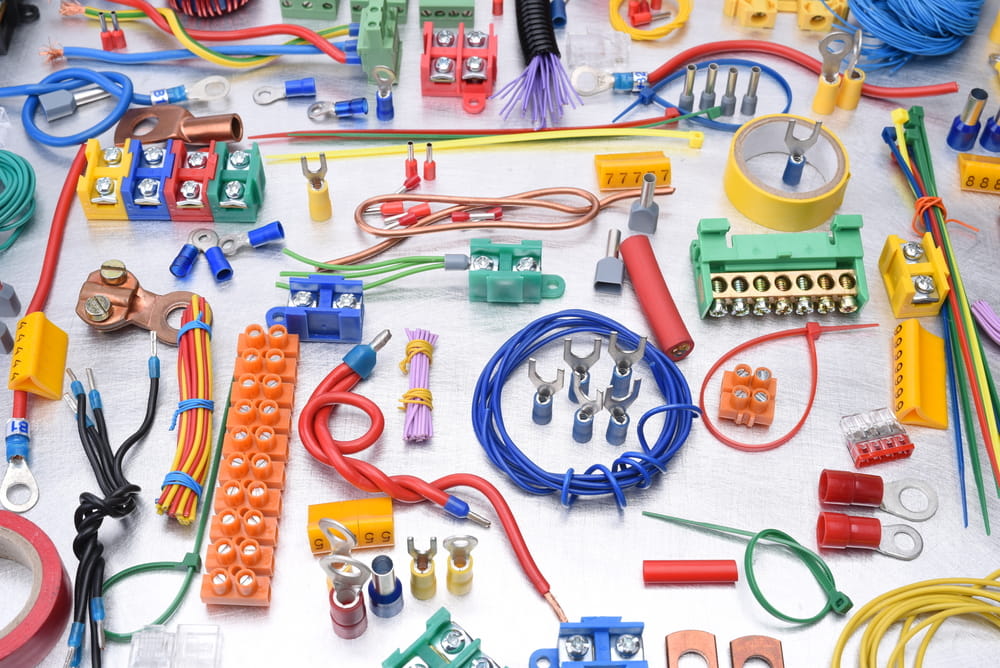Les accessoires et le câblage électrique : comprendre pour bien équiper vos installations